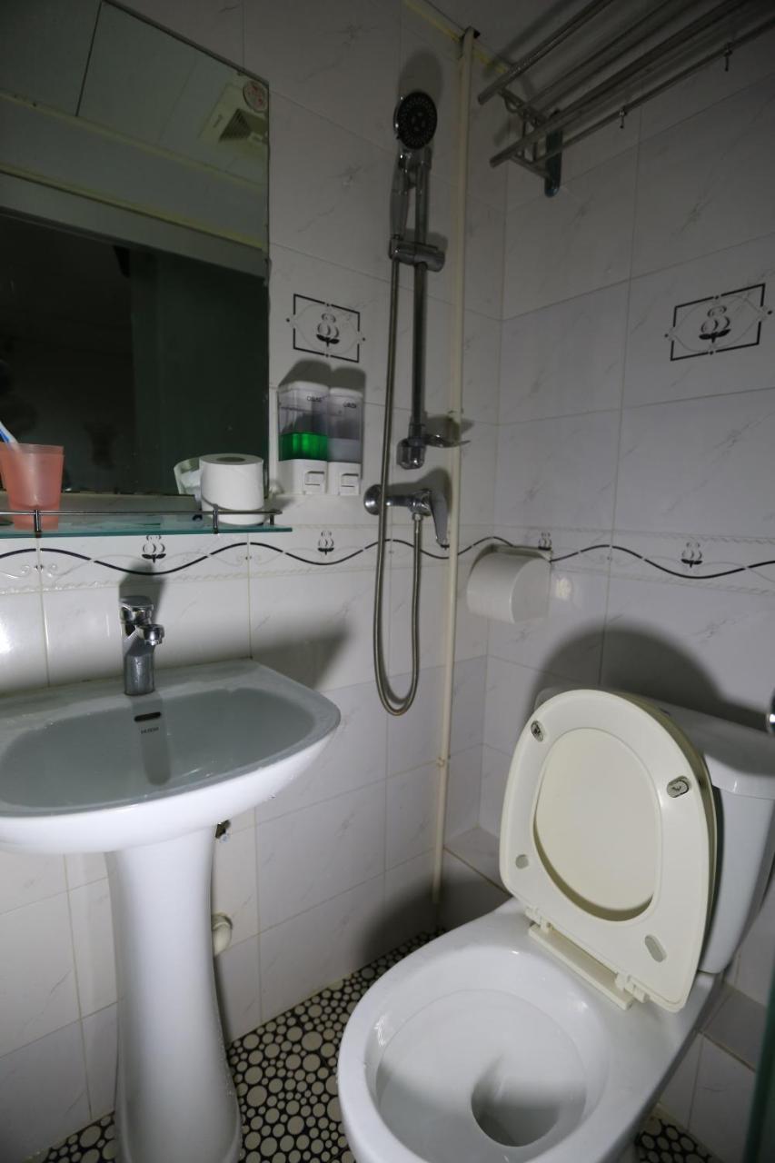 Everest Hostel 14/F Hong Kong Exterior photo